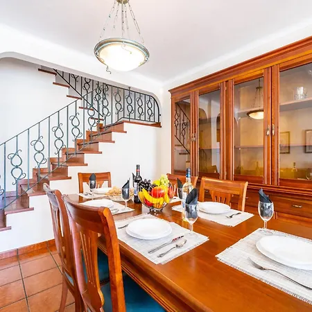 Villa In Portimao Near Sea Beach Vila *
